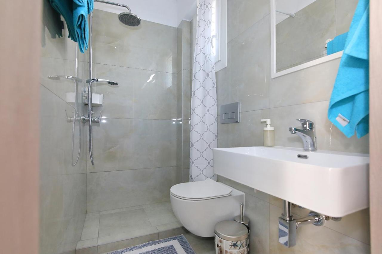 Sandra's Luxury *